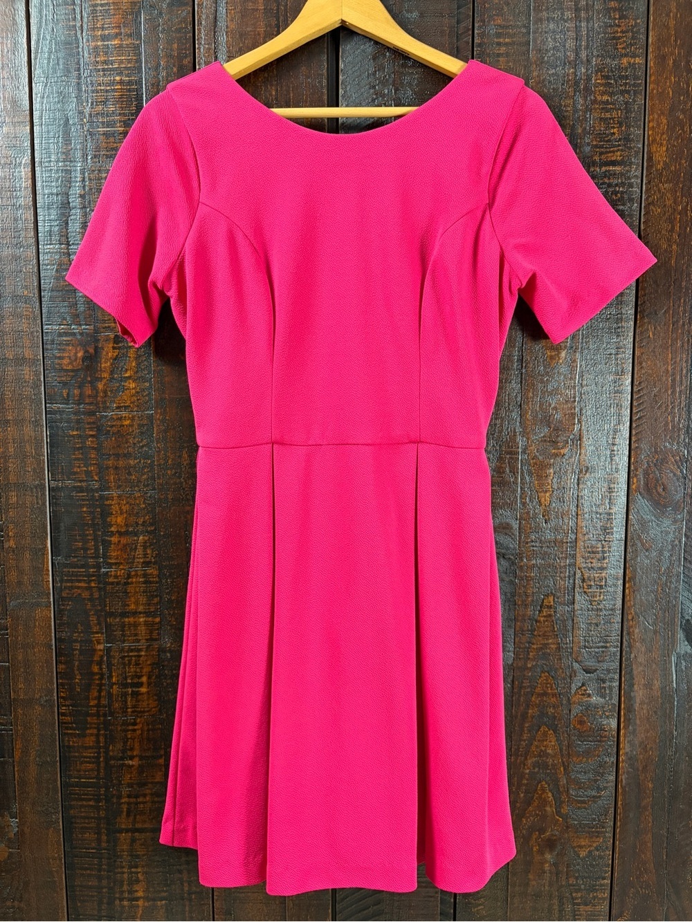SINGLE Los Angeles Vibrant Pink Short Sleeve Pleated Dress